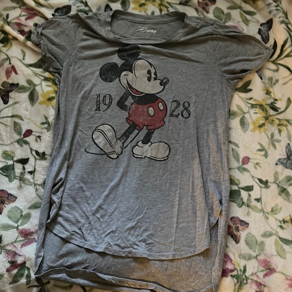 Disney Mickey Mouse 1928 shirt. Long in the back short in the front.